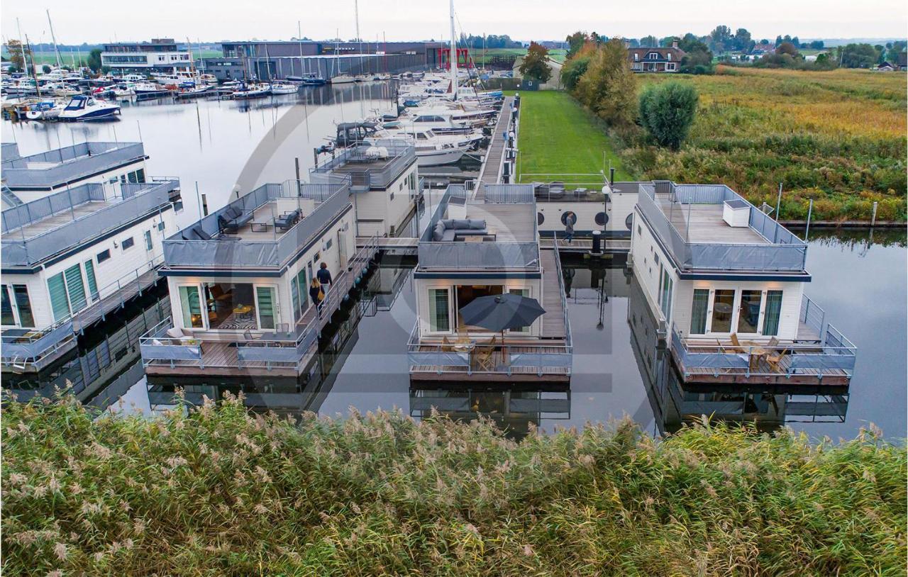 Stunning Ship In Aalsmeer With Kitchen Bagian luar foto
