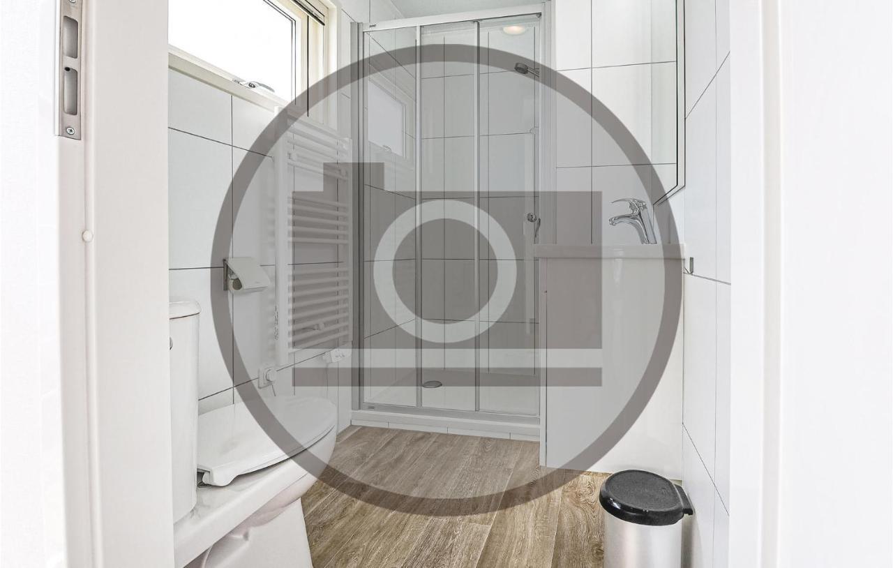 Stunning Ship In Aalsmeer With Kitchen Bagian luar foto